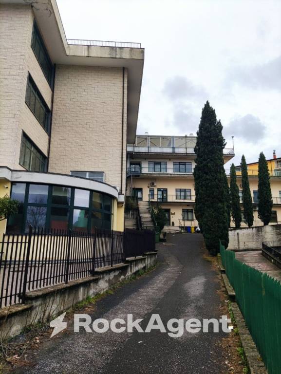 locale commerciale in vendita a Lauria