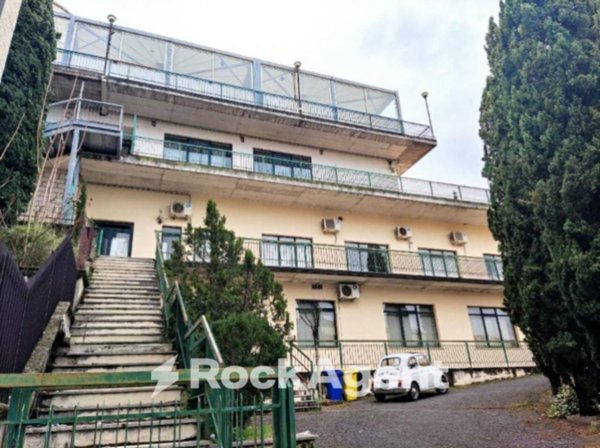 locale commerciale in vendita a Lauria