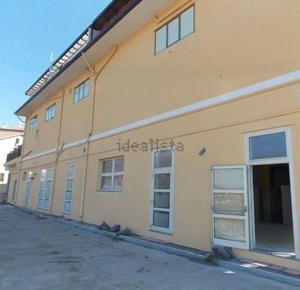 locale commerciale in vendita a Lauria
