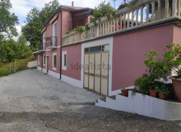 casa indipendente in vendita a Lauria