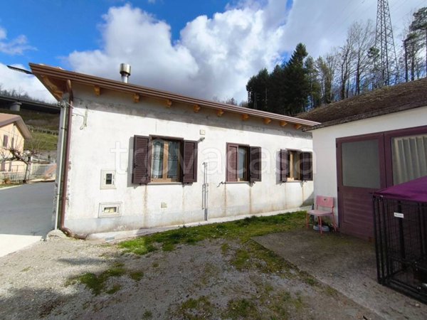 appartamento in vendita a Lauria in zona Pecorone