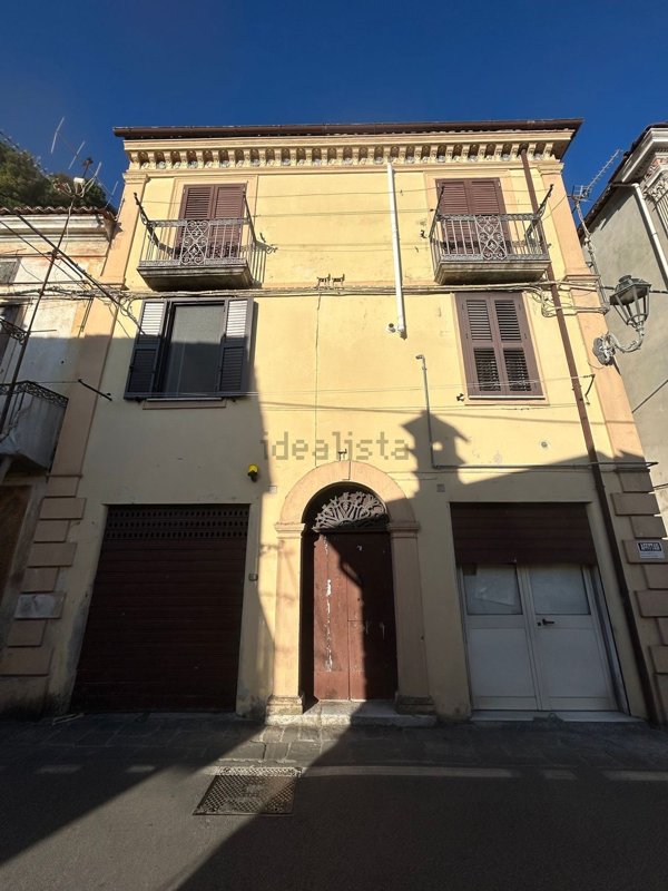 esavano in vendita a Lauria