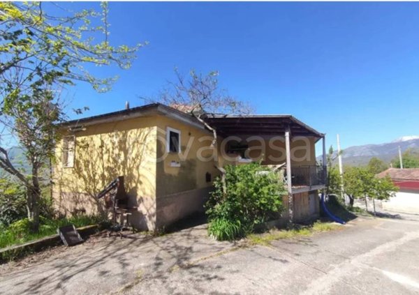 casa indipendente in vendita a Lauria