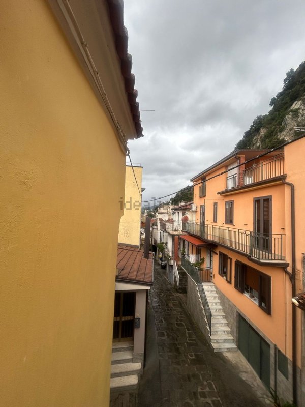 casa semindipendente in vendita a Lauria