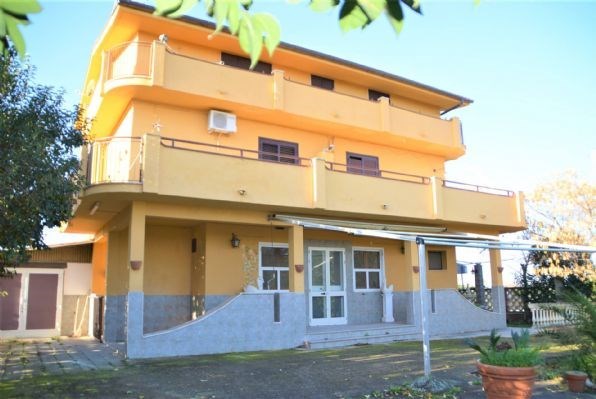 casa indipendente in vendita a Lavello in zona Gaudiano