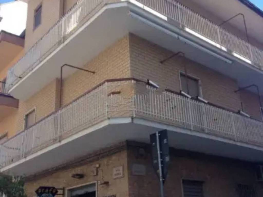 casa indipendente in vendita a Lavello