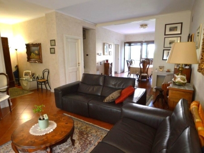 casa indipendente in vendita a Lavello