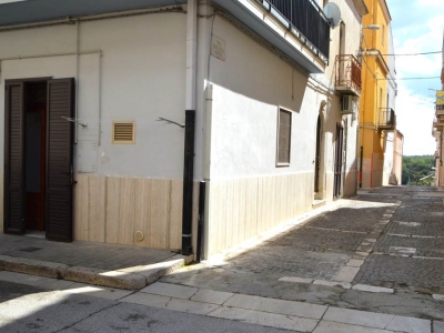casa indipendente in vendita a Lavello