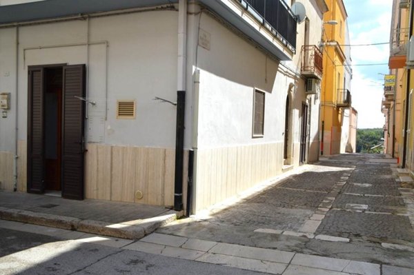 casa indipendente in vendita a Lavello