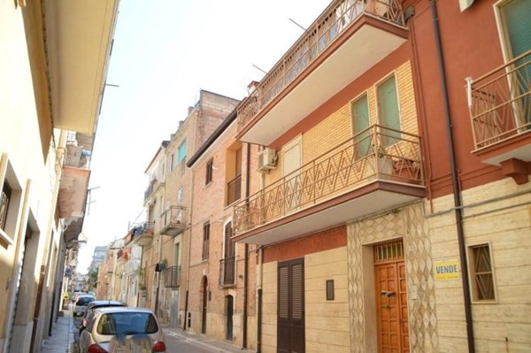 casa indipendente in vendita a Lavello