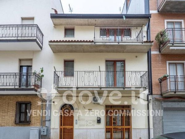 casa indipendente in vendita a Lavello