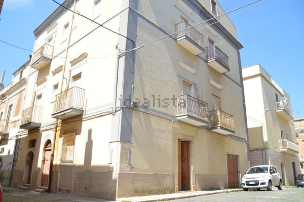 casa indipendente in vendita a Lavello