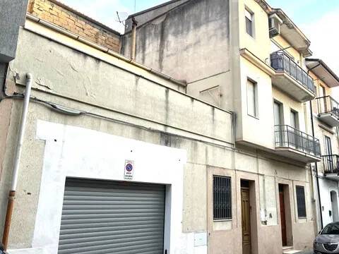 casa indipendente in vendita a Lavello