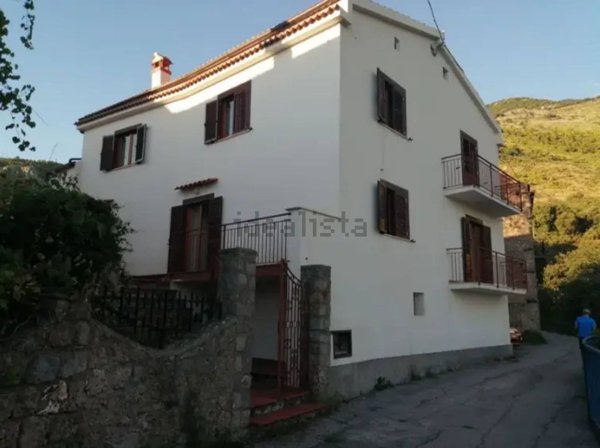 casa indipendente in vendita a Maratea in zona Acquafredda