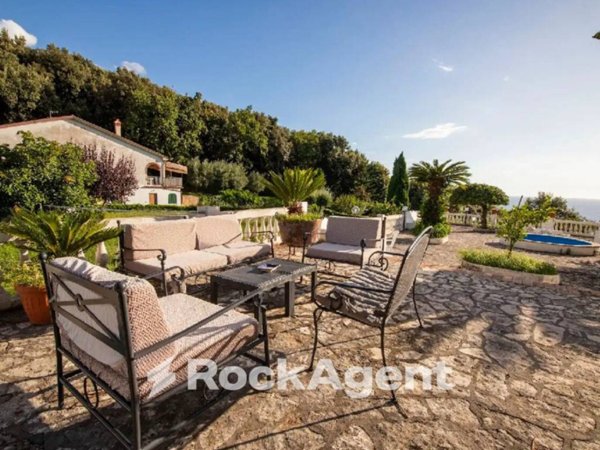 appartamento in vendita a Maratea in zona Porto