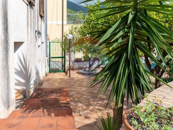 casa indipendente in vendita a Maratea in zona Acquafredda
