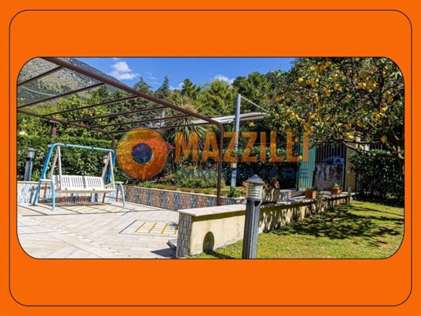 casa indipendente in vendita a Maratea in zona Porto