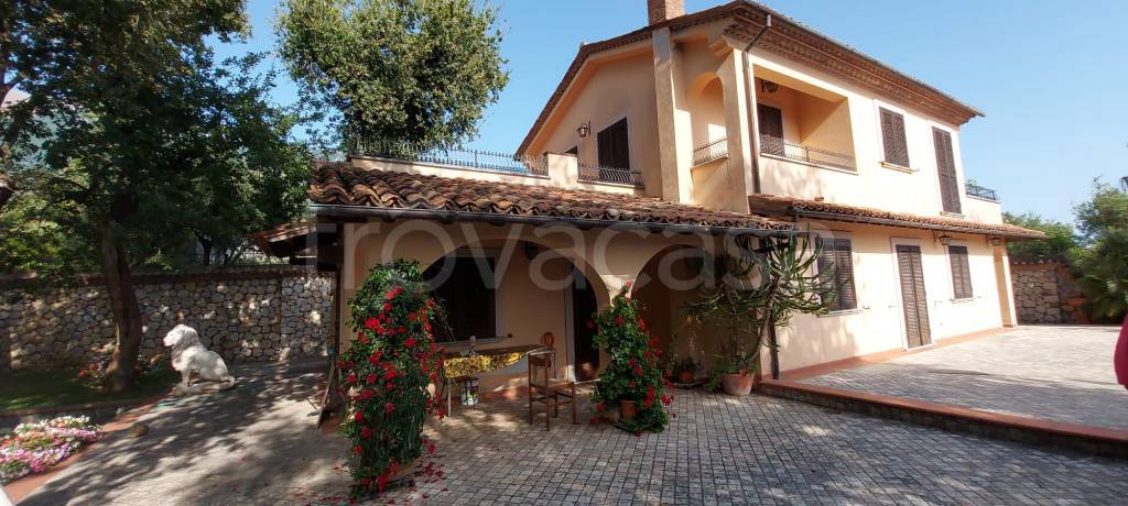 casa indipendente in vendita a Maratea in zona Porto