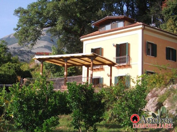 casa indipendente in vendita a Maratea