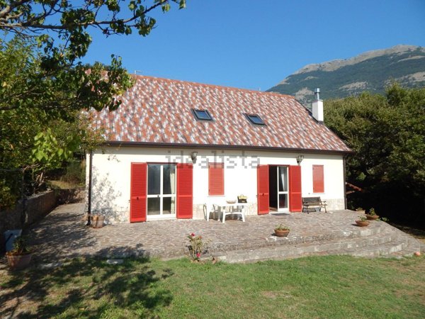 casa indipendente in vendita a Maratea in zona Marina