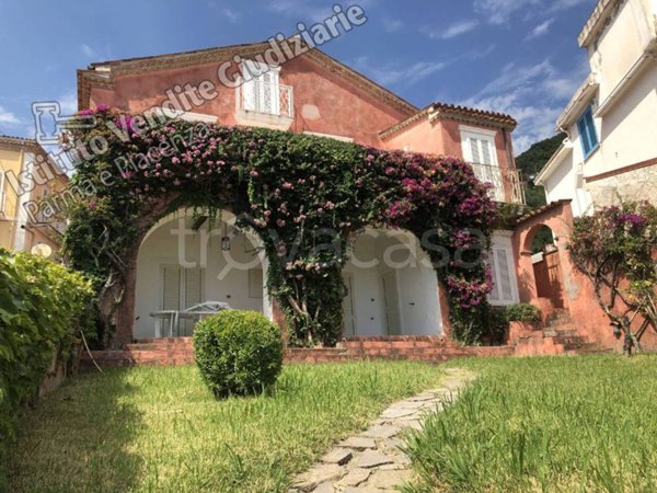 casa indipendente in vendita a Maratea in zona Porto