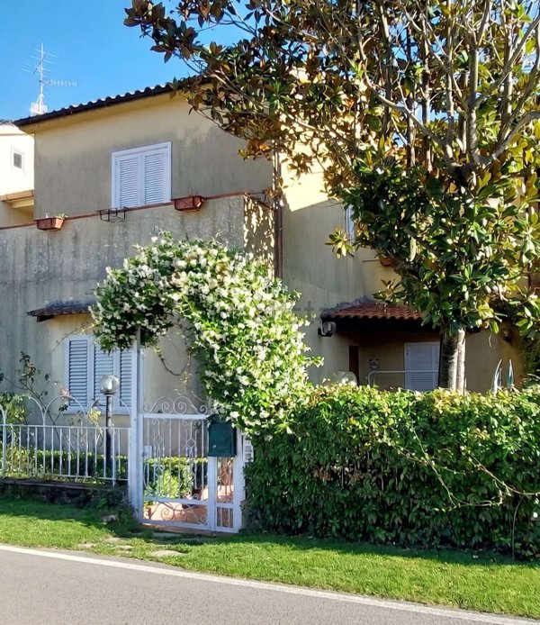 casa indipendente in vendita a Maratea in zona Marina