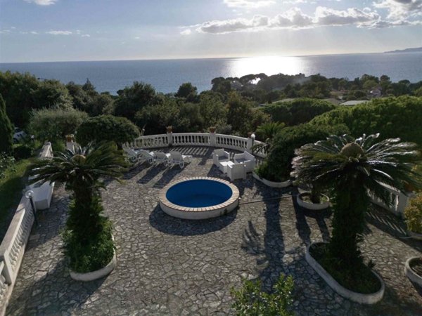 casa indipendente in vendita a Maratea in zona Fiumicello-Santavenere