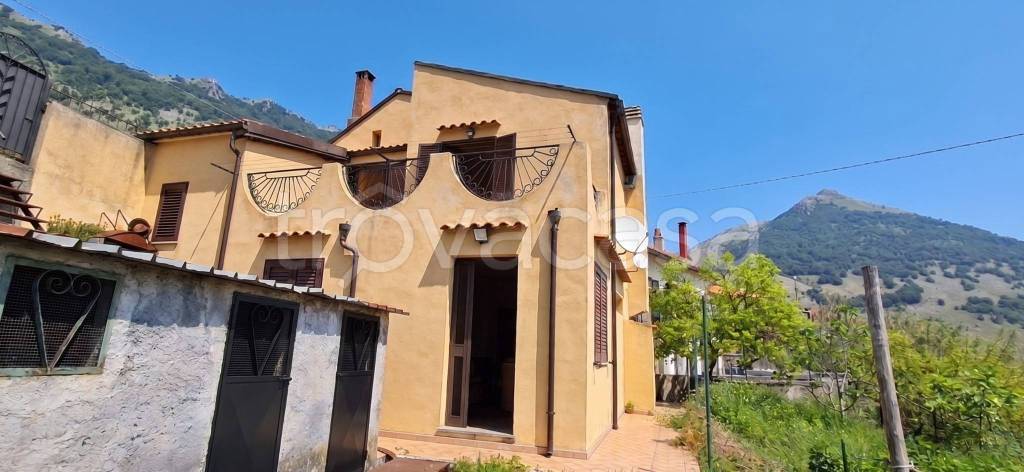 casa indipendente in vendita a Maratea in zona Brefaro