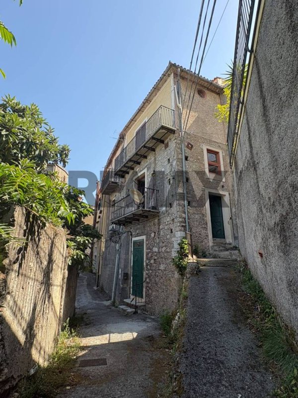 casa indipendente in vendita a Maratea in zona Marina