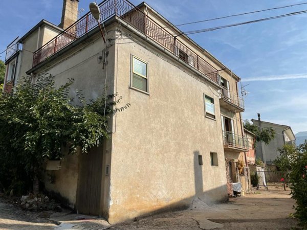 casa semindipendente in vendita a Marsico Nuovo