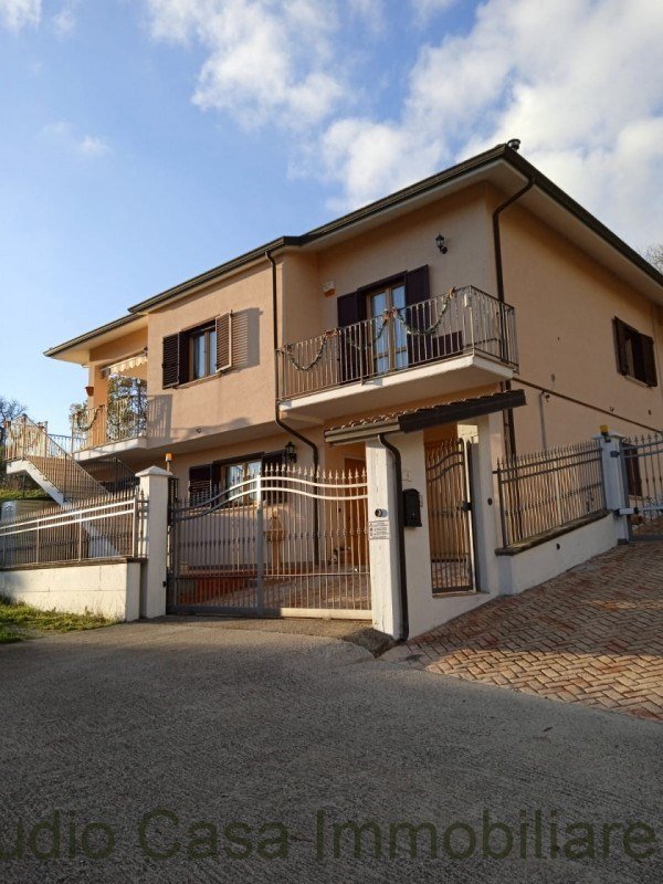 casa indipendente in vendita a Marsico Nuovo