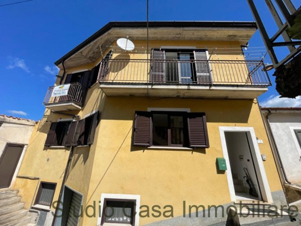 casa indipendente in vendita a Marsico Nuovo