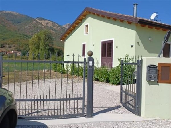 casa indipendente in vendita a Marsico Nuovo