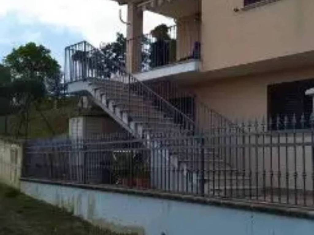 casa indipendente in vendita a Marsico Nuovo
