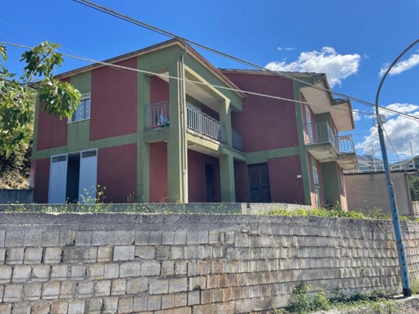 casa indipendente in vendita a Marsico Nuovo