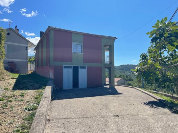 casa indipendente in vendita a Marsico Nuovo