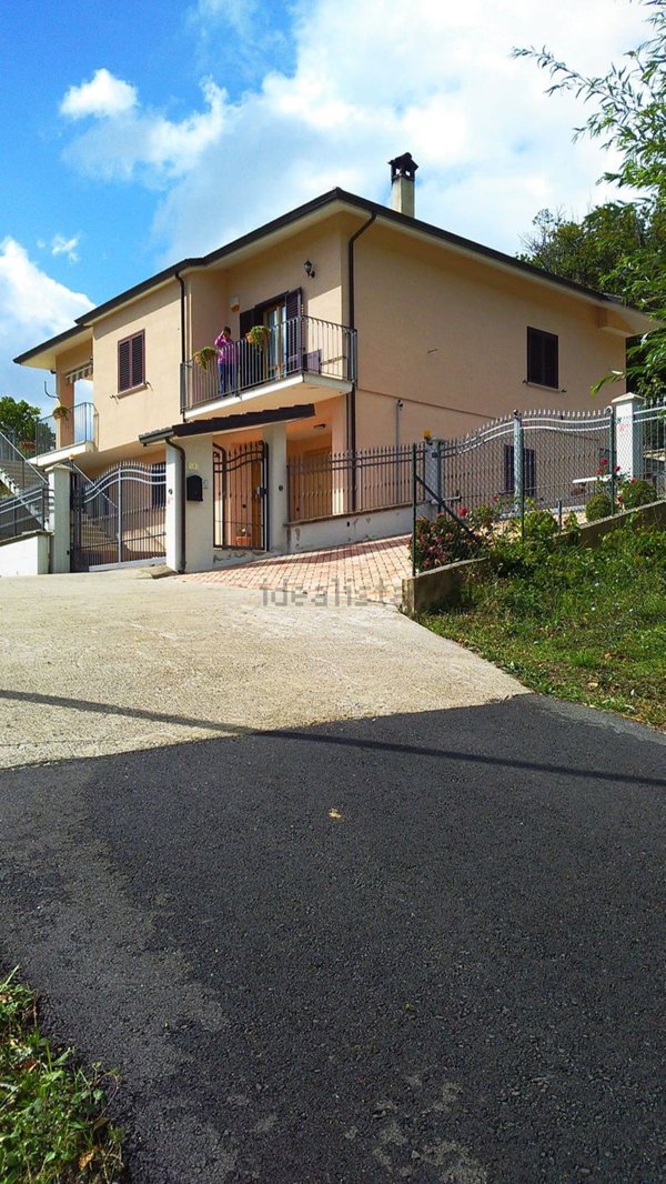 casa indipendente in vendita a Marsico Nuovo