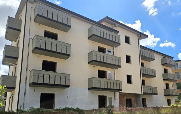 casa indipendente in vendita a Marsicovetere in zona Villa d'Agri