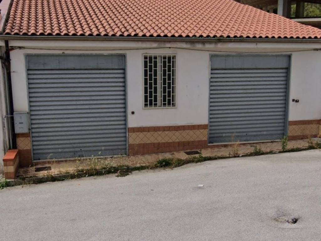 ufficio in vendita a Marsicovetere in zona Villa d'Agri
