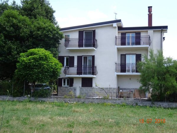 casa indipendente in vendita a Marsicovetere in zona Villa d'Agri