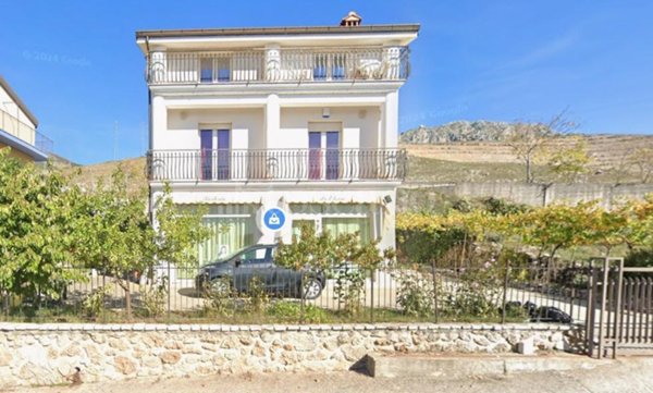 casa indipendente in vendita a Marsicovetere