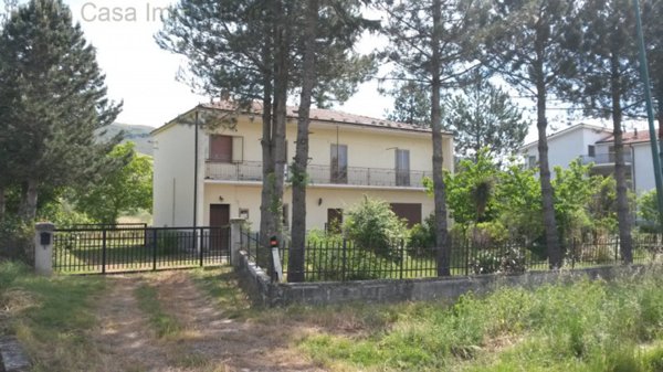 casa indipendente in vendita a Marsicovetere in zona Barricelle