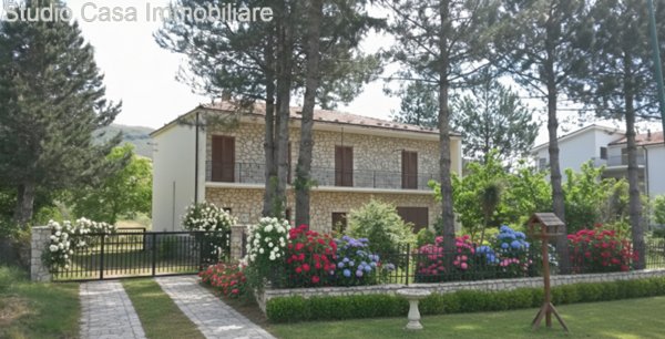 casa indipendente in vendita a Marsicovetere in zona Barricelle