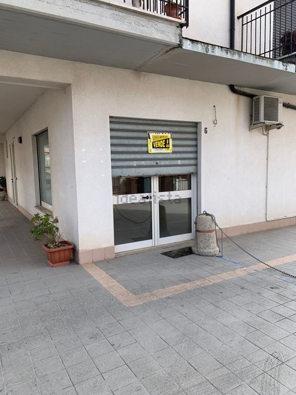 locale commerciale in vendita a Marsicovetere
