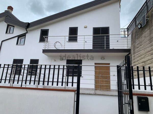 casa indipendente in vendita a Marsicovetere