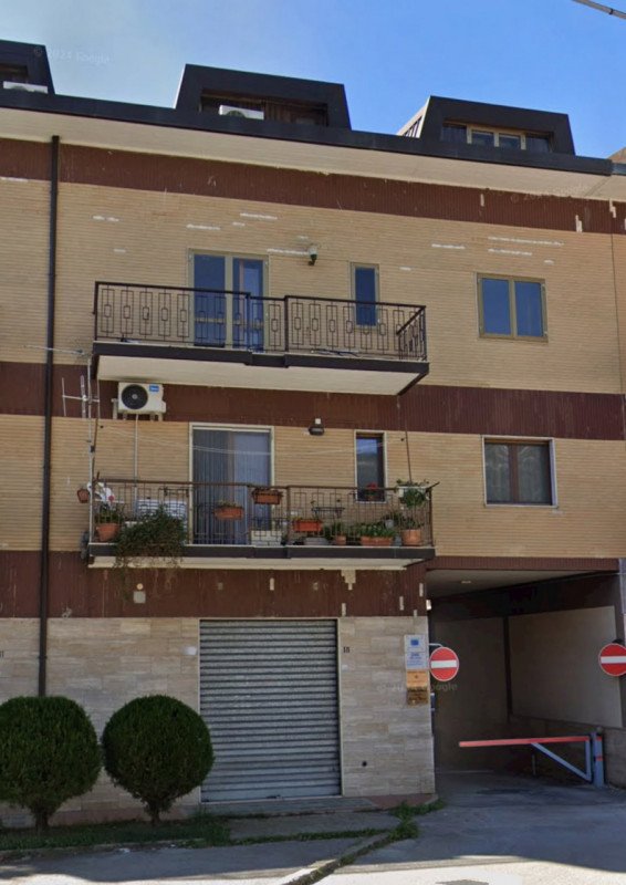 negozio in vendita a Marsicovetere in zona Villa d'Agri