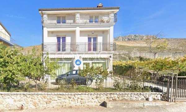 casa indipendente in vendita a Marsicovetere
