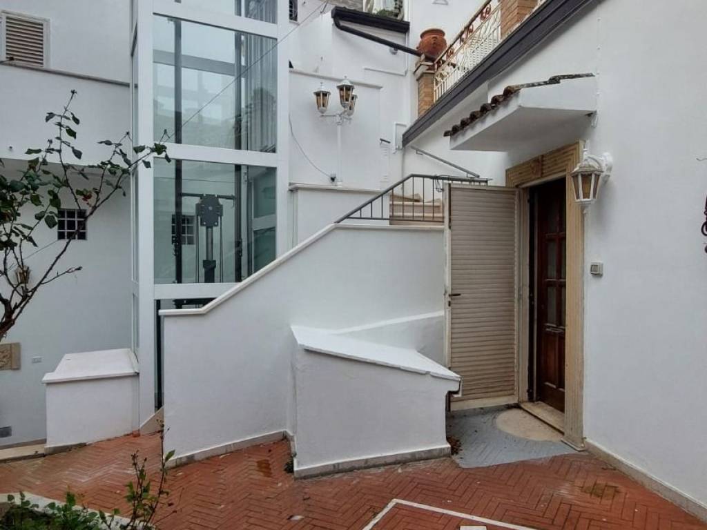 casa indipendente in vendita a Melfi