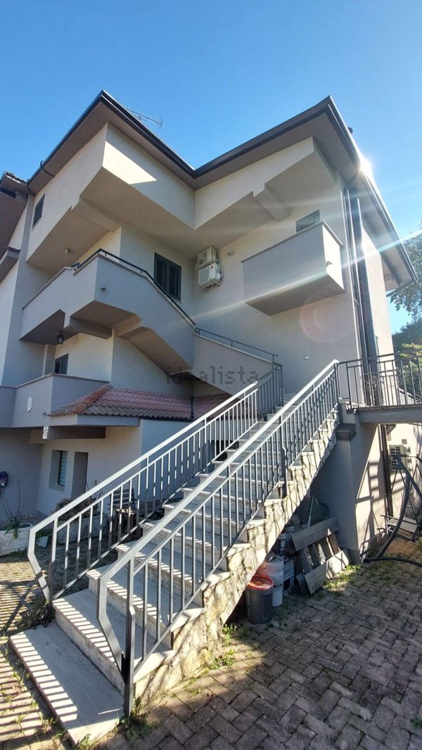 casa indipendente in vendita a Melfi