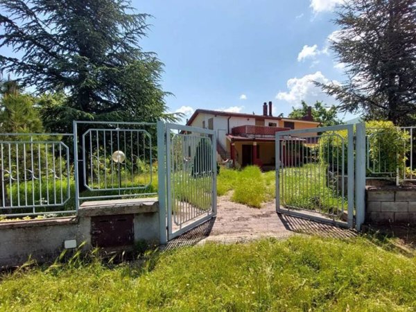 casa indipendente in vendita a Melfi in zona Foggianello